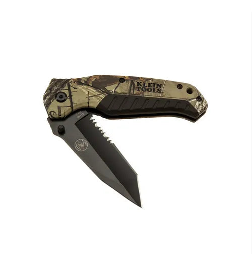 Realtree Xtra Camo Pocket Knife - Black 440A stainless steel 3 1/2 in. Tanto Blade